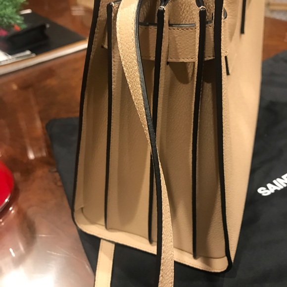 YSL GRAINED LEATHER SAC DE JOUR ALMOST NEW - Picture 7 of 8